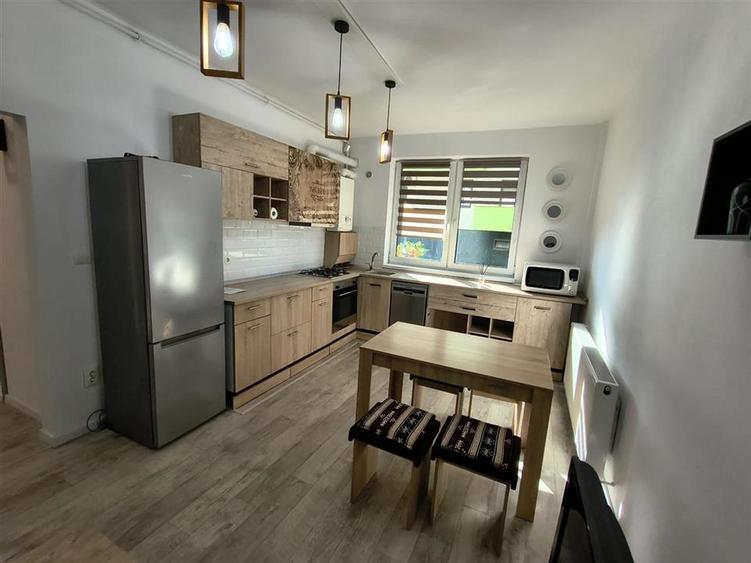 Apartament 2 camere decomandat parcare zona Turnisor