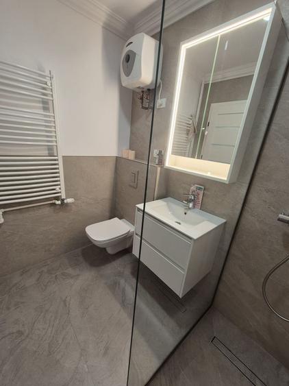 Apartamnent decomandat cu 3 camere, Sector 6