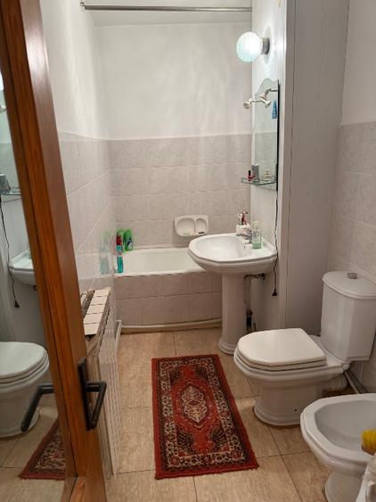 Apartament 3 camere de vanzare