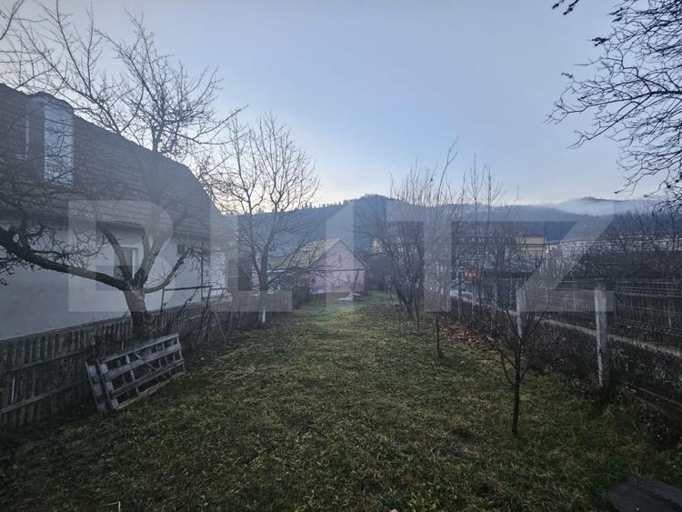 Casă cu 2 camere și anexe, zona centralǎ, Câmpeni
