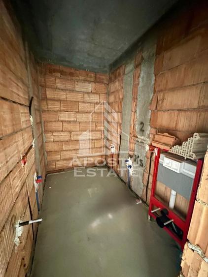 Apartament cu 2 camere, boxa 2 si 2 parcari, bucatarie inchisa, Giroc