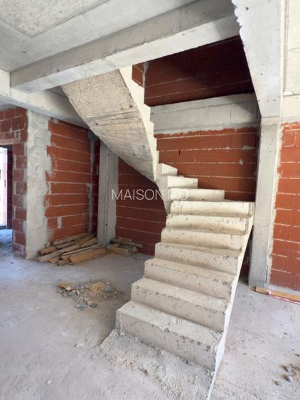 Vile de vanzare, 4-6 camere, zona Straulesti, 10' de metrou Straulesti