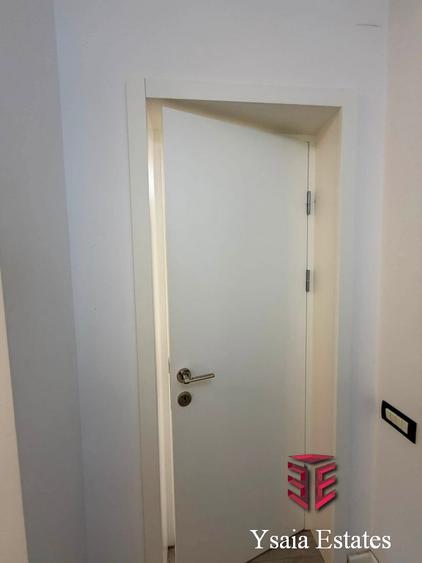 SPITALUL MARE - 2 CAMERE TRANSFORMAT IN 3 LA VANZARE - INTRARE STRADALA -