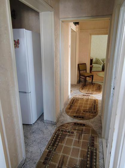 Apartament 3 camere, comfort 1 decomandat, zona Scolilor. Etaj 3.