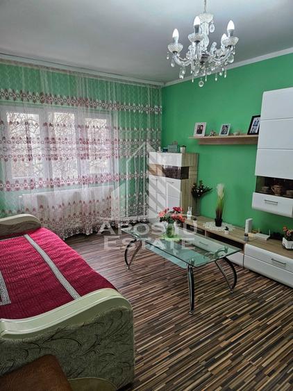 Apartament cu 3 camere,2 bai,semidecomadat,centrala proprie, Girocului