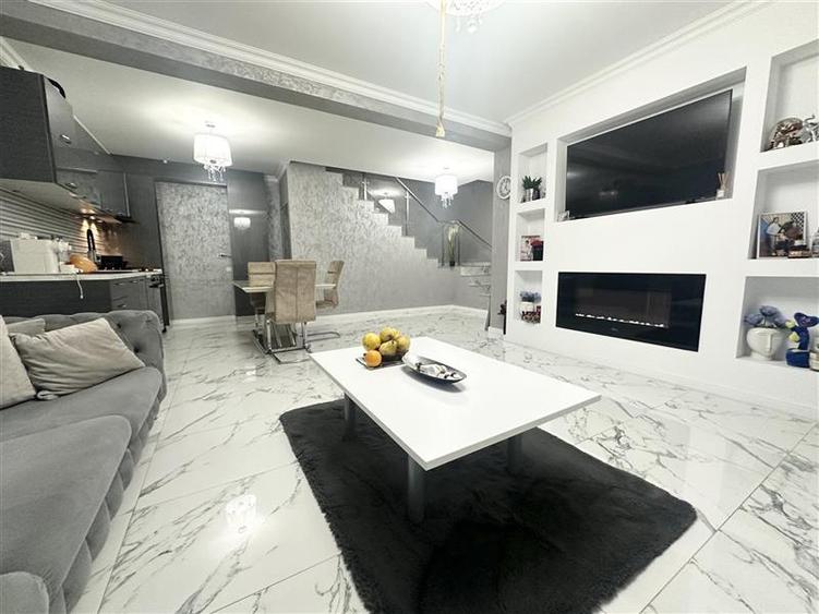Casa de 300 mp, amplasata pe teren de 500 mp, Mamaia Nord