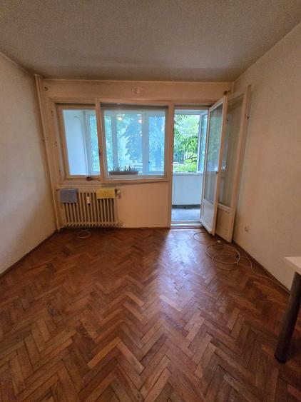APARTAMENT DE VÂNZARE CU DOUĂ CAMERE IN ZONA PAJURA SEC.1