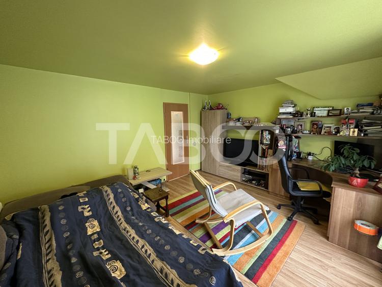 Casa 2 corpuri P+M si P+1 spatiu comercial 70 mpu la strada 2 garaje - 28