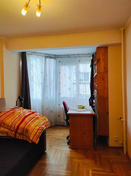 Apartament 3 camere pe Stefan Cel Mare