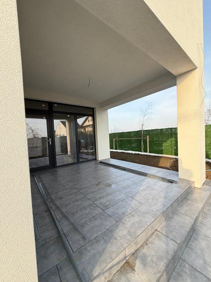 Vila 4 camere Balotesti