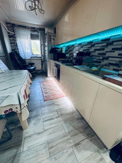 Apartament 3 camere decomandat vis a vis de hotel zodiac