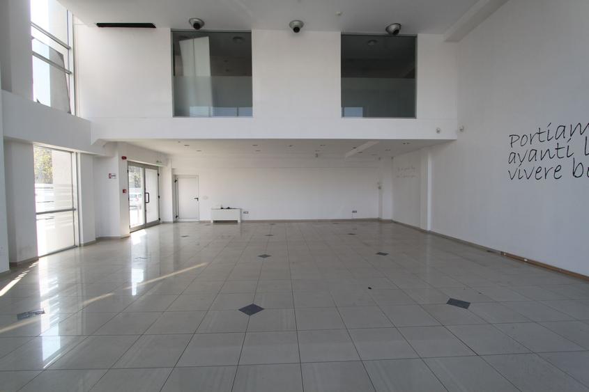 Showroom -150mp-zona de Nord