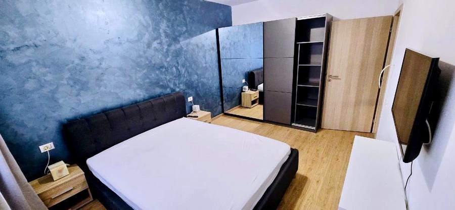 Proprietar inchiriez apartament complet mobilat si utilat, la prima chirie