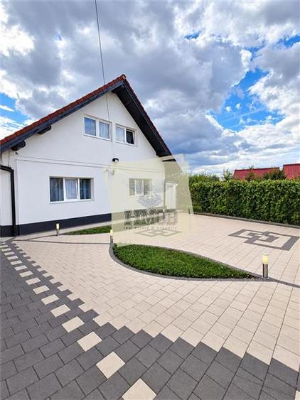 Casa 7 camere 210 mp utili si teren 800 Sibiu