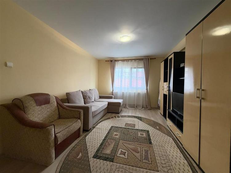 Inchiriere Apartament cu 2 camere Decomandat Frumoasa