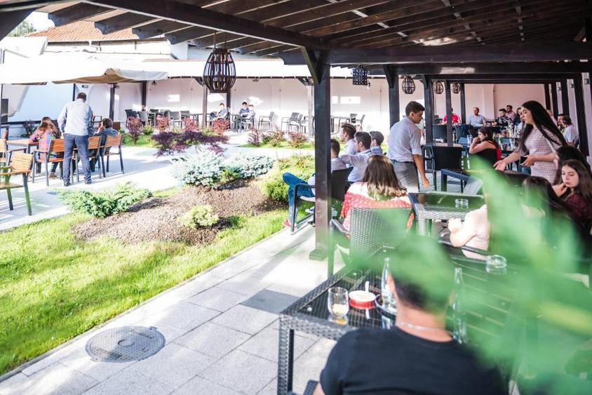 Ansamblu monument istoric restaurat integral — locație de evenimente și cazare