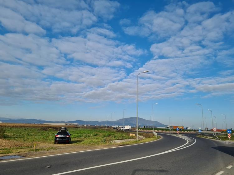 Teren 44.711 mp, acces din giratoriu la capatul ocolitoarei Brasov -DN1 Ghimbav