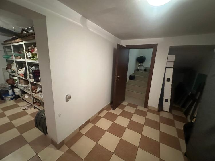 Casa p+1 + mansarda, 240mp utili, mobilata complet,singur curte, locuri parcare