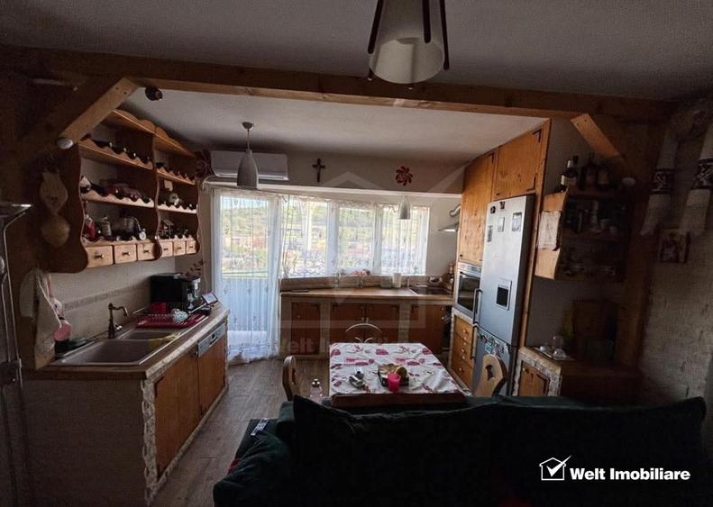 Apartament 3 camere, zona Petrom, parcare subterana
