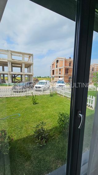 VILE P+M, 5 camere+Teren 300 mp.zona Otopeni, COMPLEX CU PISCINA-COMISION 0% - 25