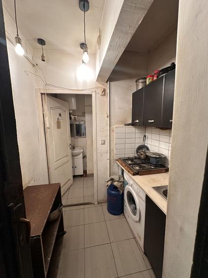 Apartament 2 camere - baie si bucatarie separate, singur pe etaj.