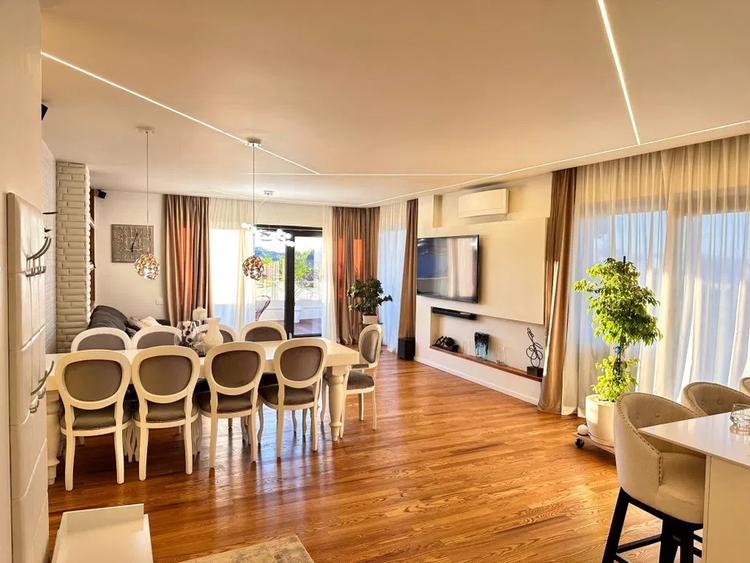 Penthouse de vanzare 7 camere de 500 mp plus 2 terasa 260 mp zona Buna ziua