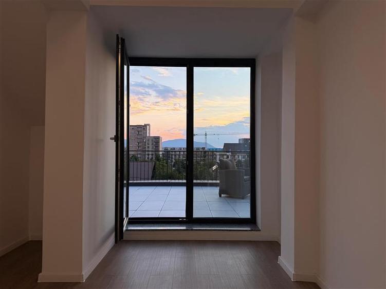 Apartament de inchiriat 3 camere, Tractorul, Brasov