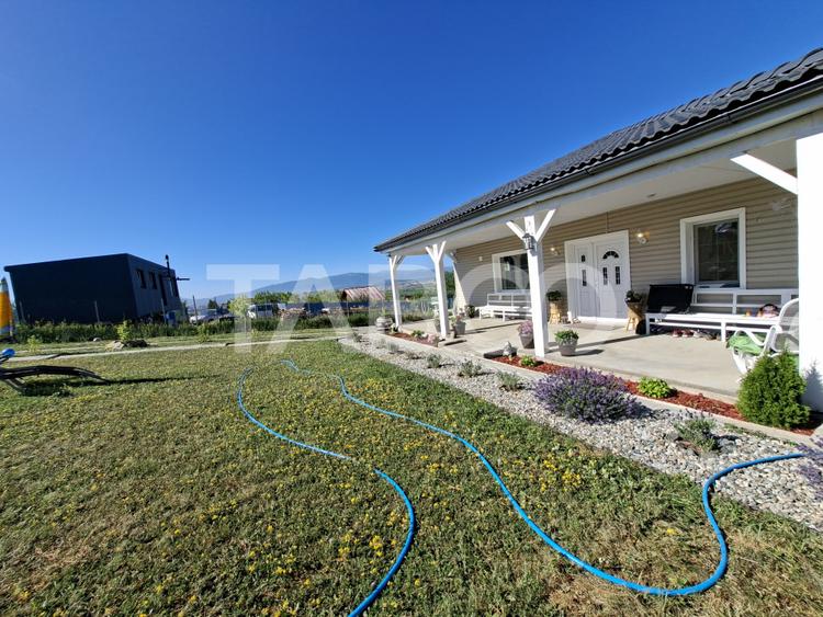 Casa moderna de vanzare in zona Dealul Sibiului din Sura Mare