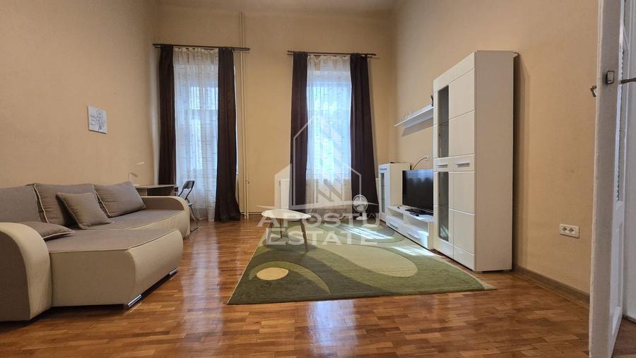 Apartament 2 Camere 64 mp, de inchiriat, Ultracentral, Semidecomandat