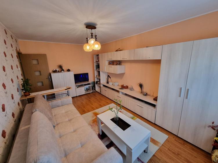 Apartament 2 camere decomandat zona Km 4-5