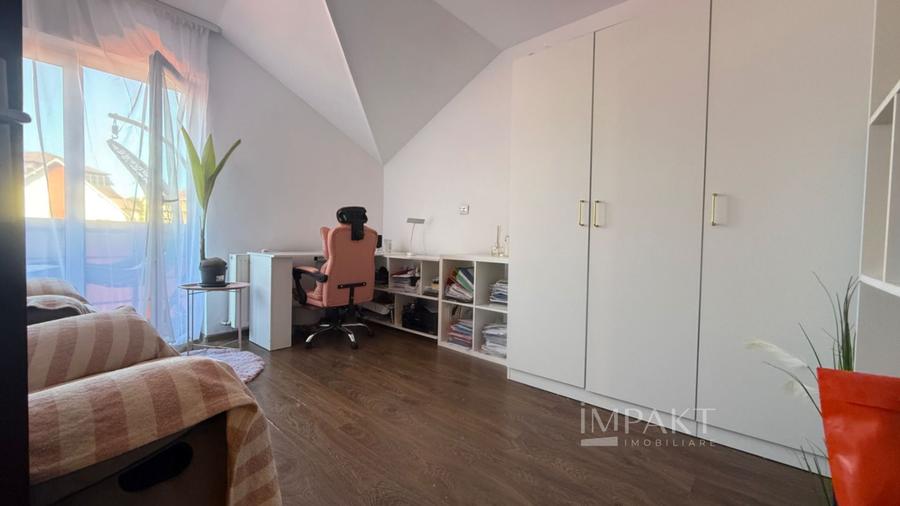 Apartament pe 3 niveluri cu 4 camere in Manastur