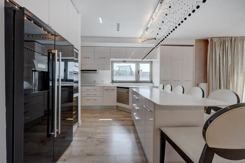 Penthouse | 181.35 MP | Piata Romana | Aurel Vlaicu