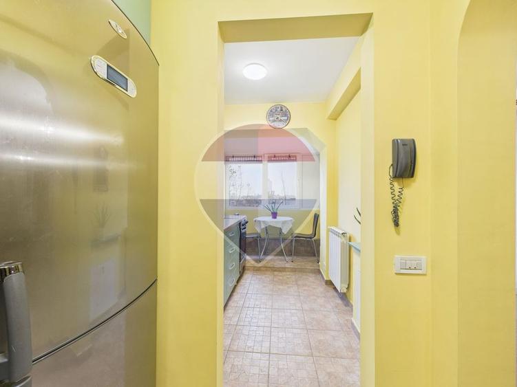 Apartament cu 2 camere de închiriat în zona Capitale