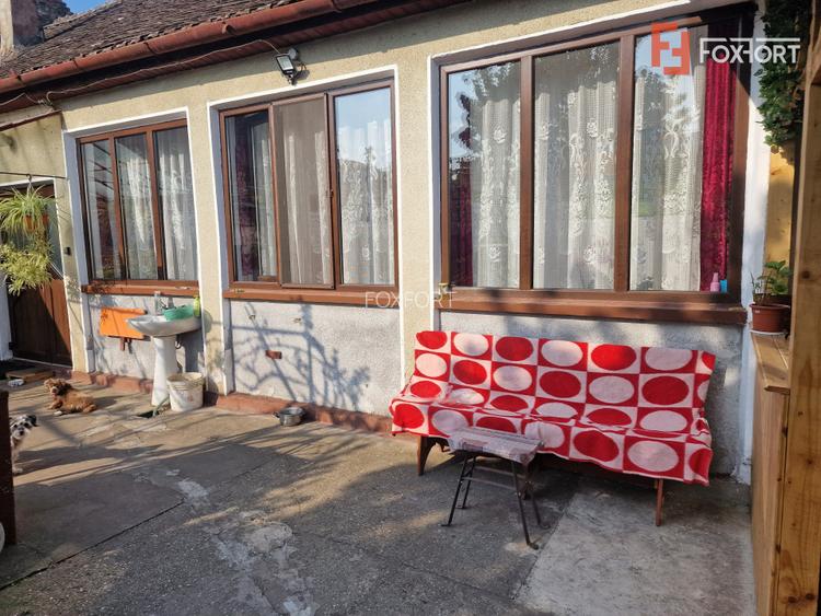 Casa individuala de vanzare cu 4 camere si teren de 800 mp - Recas - 24
