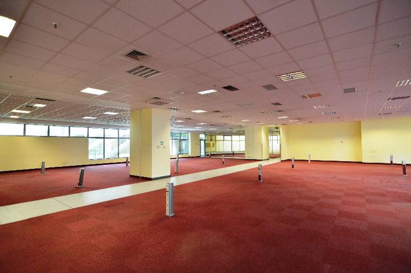 Iride Business Park cladirea 2, Pompei, 323 - 6915 mp  0% comision!