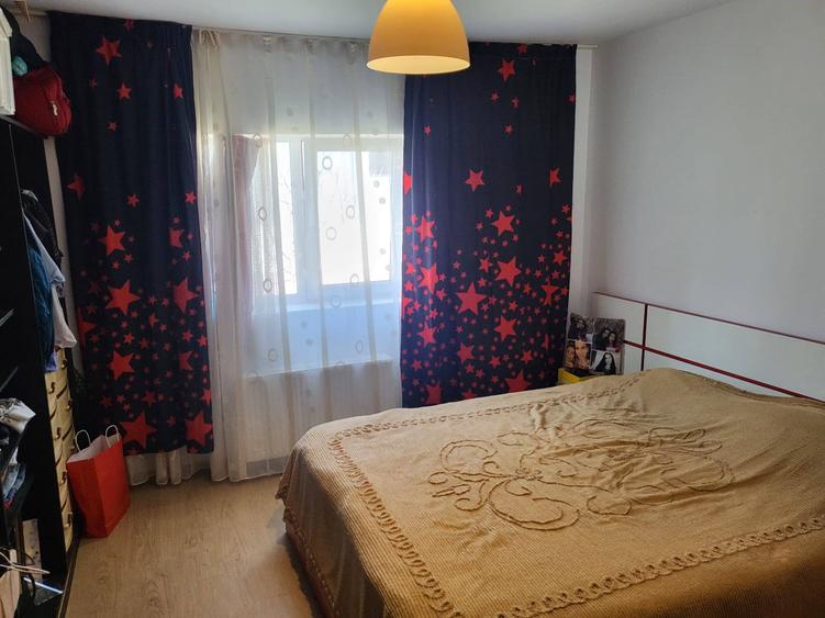 Vindem casa in Navodari
