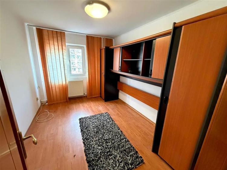 Apartament 3 camere, etaj 2, 75mp, zona Centrala , mobilat si utilat