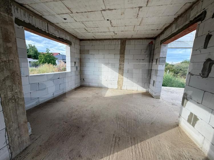 Casă la Roșu pe Dealul Furcilor – 3 Dormitoare, Subsol, Living Separat, 3 Băi - 4