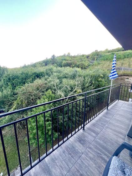 Apartament cu 3 camere, 21 mp balcoane, parcare subterana in zona Vivo