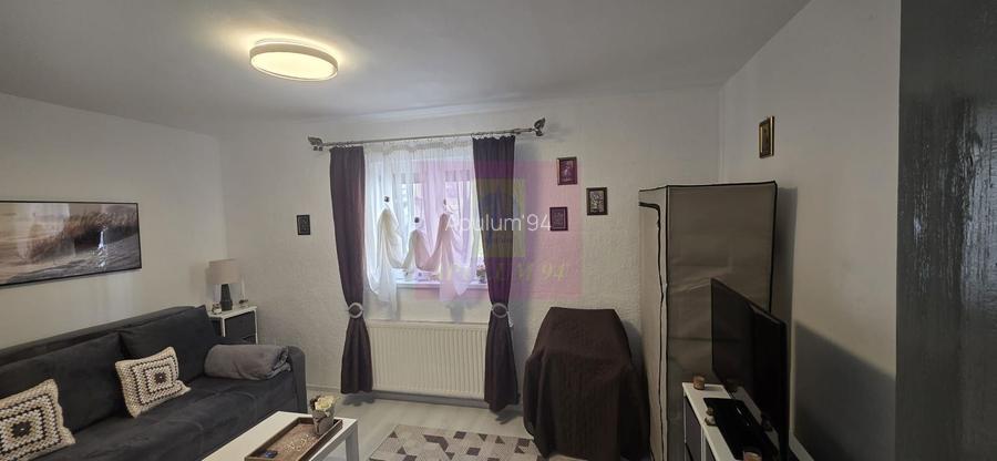 Garsoniera de vanzare in Sinaia – zona Spital