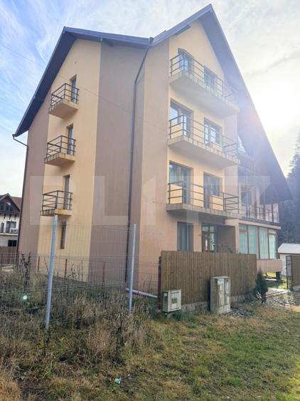 De vânzare – Pensiune complet funcțională în Predeal,15 CAMERE+2 APARTAMENTE