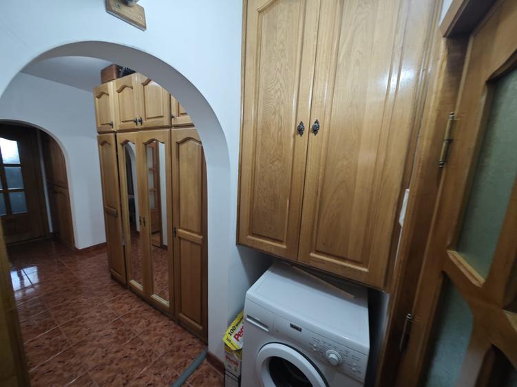 Apartament 4 camere zona Liceului Eminescu