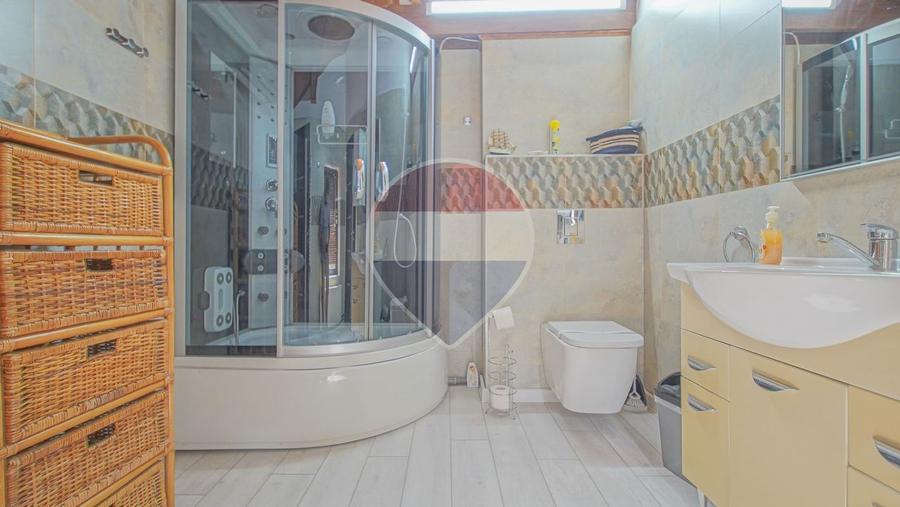 Comision 0%! Vila Patricia, pensiune Breaza | teren tenis | ciubăr