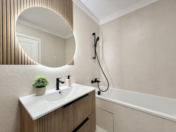 Apartament NOU, 2 camere, 45 mp, balcon 10 mp,Eroilor Residence, garaj