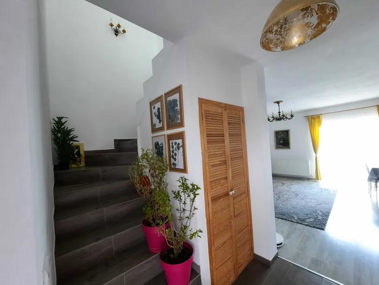 Casă modernă, mobilată complet – Cartier Izvor