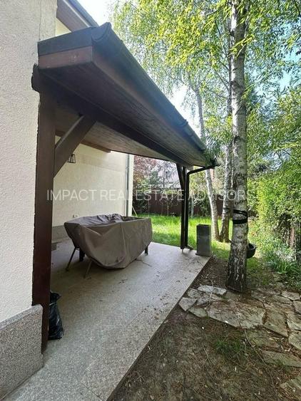 Casa cu 5 camere si garaj - la 100 ml distanta de lacul Grivita