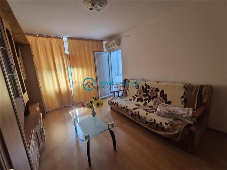 Royal Imobiliare - Vanzare apartament zona Ienachita Vacarescu