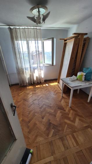 Apartament 3 camere, 65 mp, bloc cu lift, Cetate