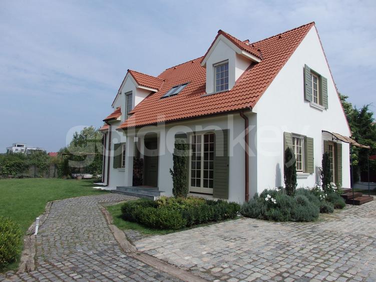 Vila speciala cu gradina superba de 1000mp
