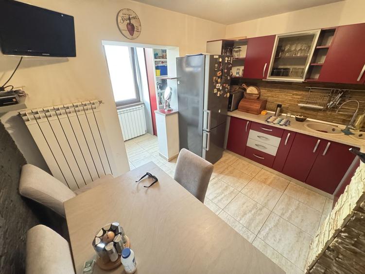 Apartament 3 camere Renovat zona Casa de Cultura - Balada cu Centrala